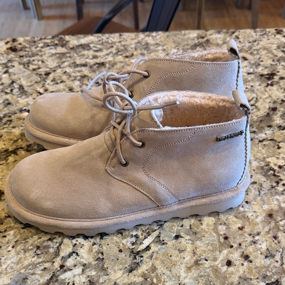 BearPaw Beige Winter Boots/never worn